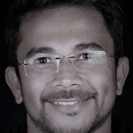 Dr Saurabh Redij